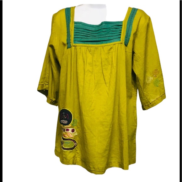 Sacred Threads Tops - NWT.  Sacred Threads SM. Blouse. 211107 CL/WH